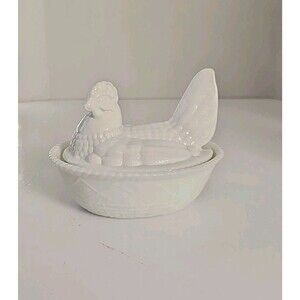 Westmoreland? White Milk Glass Hen On Nest Split Tail Made In Taiwan